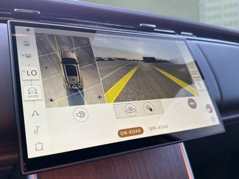 New 2026 Land Rover Range Rover Long Wheelbase SE image 27