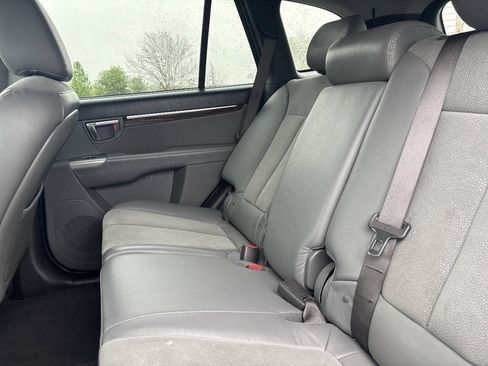 Used 2011 Hyundai Santa Fe SE FWD image 17