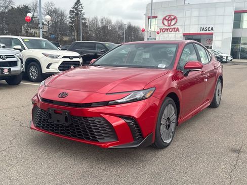 New 2026 Toyota Camry SE AWD/4WD image 3