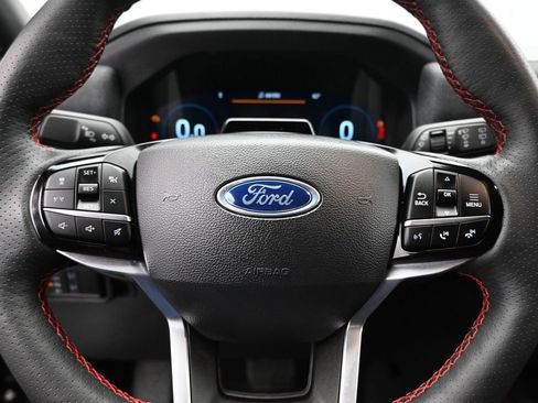 Used 2025 Ford Explorer ST-Line w/ ST-Line Street Pack image 12