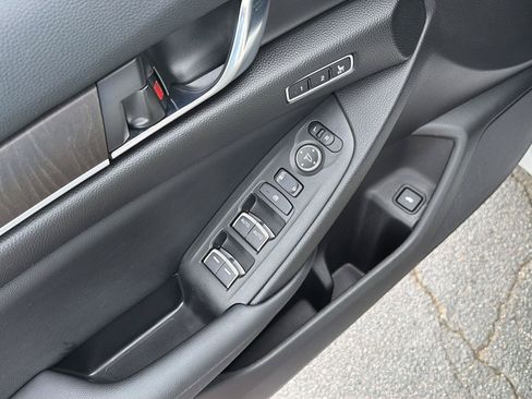 Used 2021 Honda Accord EX-L image 32