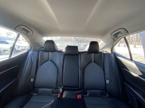 Used 2023 Toyota Camry SE image 29