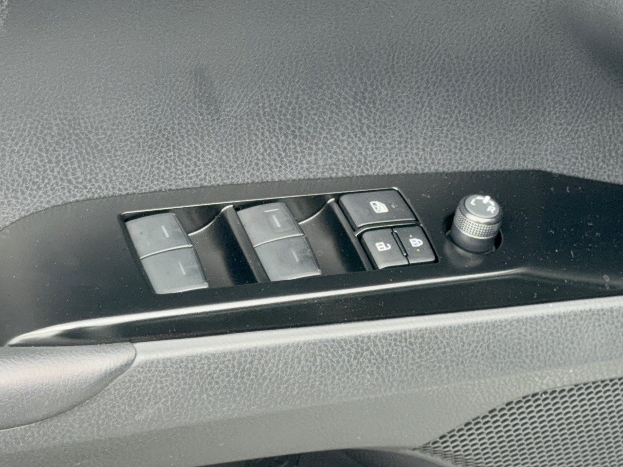 Used 2026 Toyota Camry SE FWD image 15