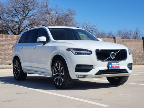 Used 2016 Volvo XC90 T6 Momentum w/ Momentum Plus Package image 4