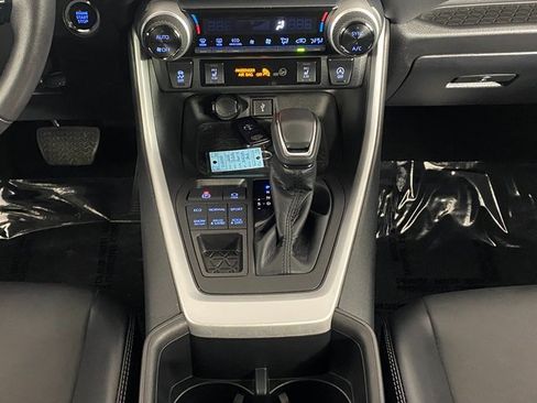Certified 2022 Toyota RAV4 XLE Premium image 16