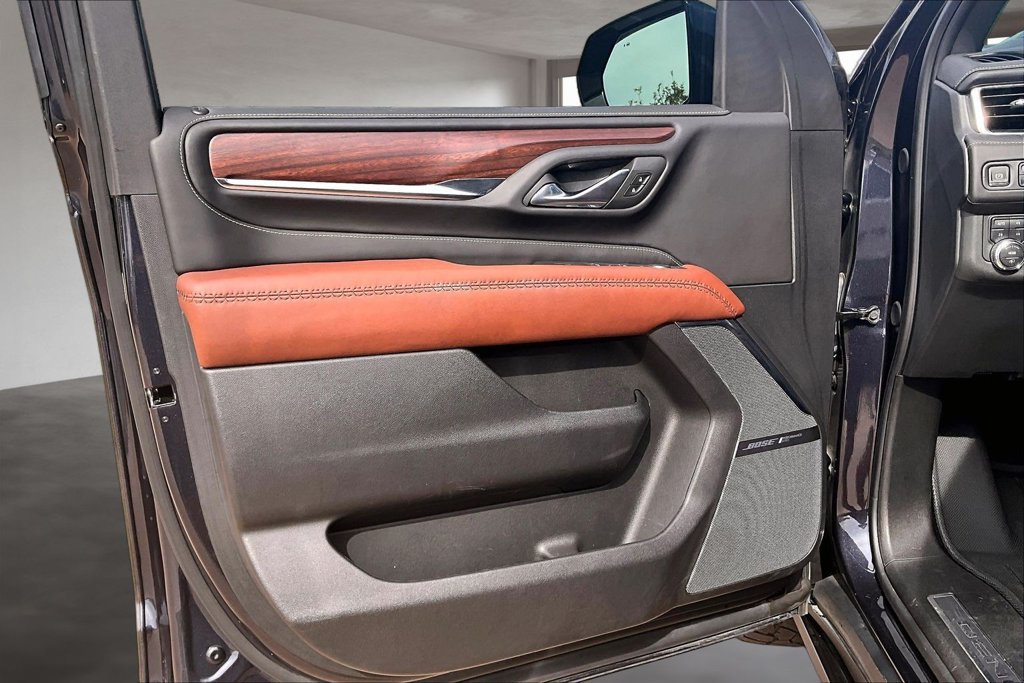 Used 2023 GMC Yukon Denali Ultimate AWD/4WD image 17