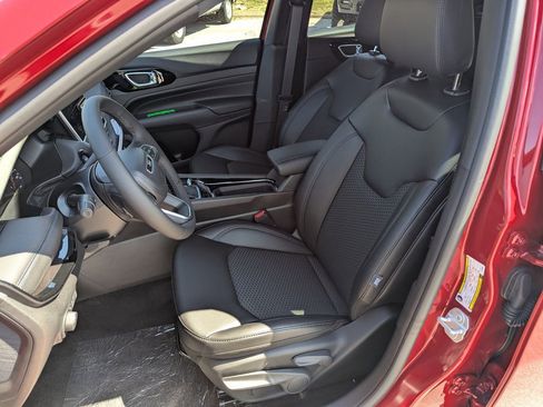 New 2026 Jeep Compass Latitude AWD/4WD image 12