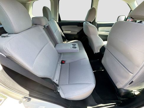 Used 2018 Subaru Forester 2.5i Premium w/ All-Weather Package AWD/4WD image 27