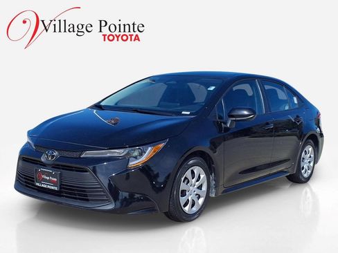 Used 2024 Toyota Corolla LE FWD image 1