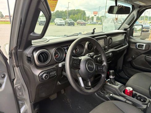 Used 2021 Jeep Wrangler Sport AWD/4WD image 4