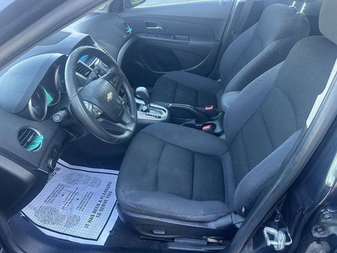 Used 2016 Chevrolet Cruze LT FWD image 9