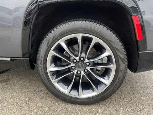 Used 2024 Jeep Wagoneer Series III w/ Premium Group I image 8