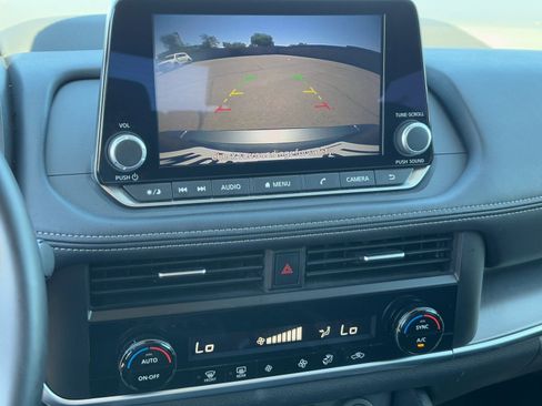 Certified 2025 Nissan Rogue SV image 23