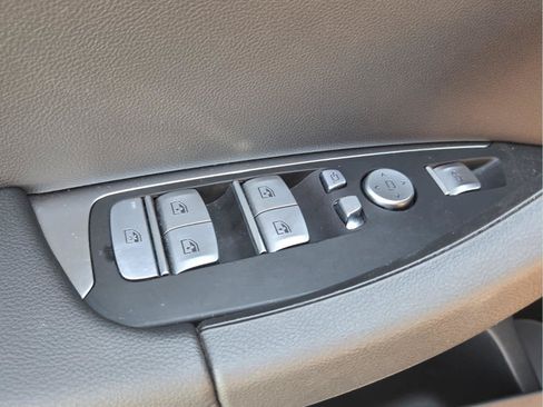 Used 2024 BMW X3 sDrive30i w/ M Sport Package RWD image 24