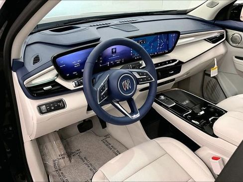 Used 2025 Buick Enclave Avenir image 16