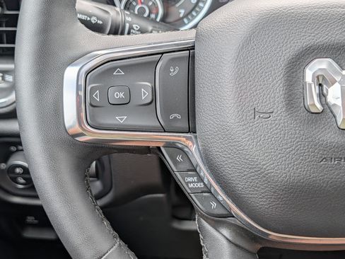 Used 2025 RAM 1500 Laramie AWD/4WD image 31