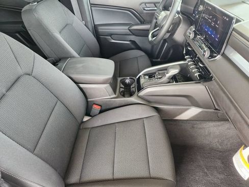 Used 2026 Chevrolet Colorado LT RWD image 13