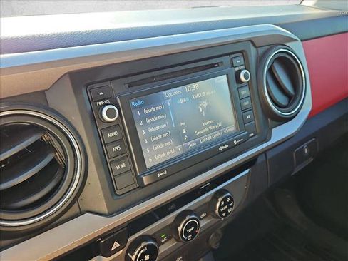 Used 2018 Toyota Tacoma SR5 image 12