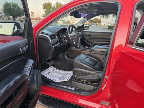 Used 2020 Chevrolet Suburban LT image 11