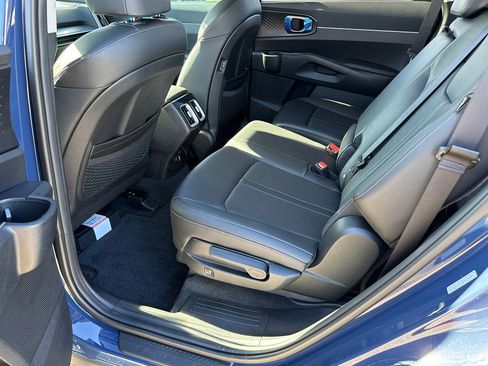 Certified 2025 Kia Sorento S w/ Panoramic Sunroof Package FWD image 20