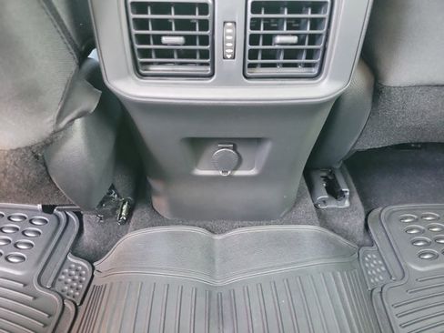 Used 2023 Toyota RAV4 LE FWD image 10