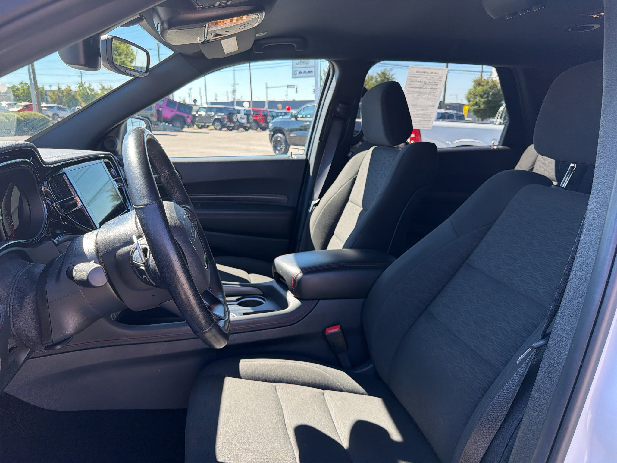 Used 2025 Dodge Durango GT RWD image 25