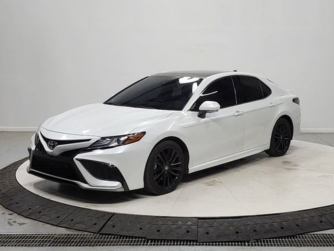 Used 2024 Toyota Camry XSE w/ Driver Assist Package FWD image 3