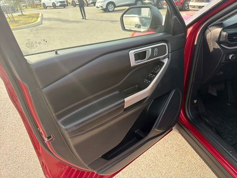 Used 2020 Ford Explorer XLT w/ Equipment Group 202A image 15