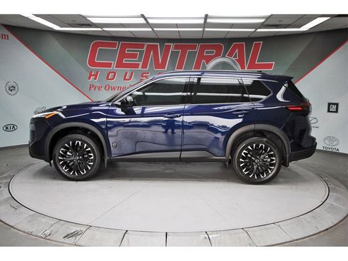 New 2026 Nissan Rogue SV image 3