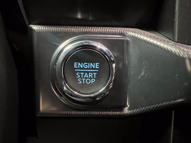 Used 2025 Ford F150 Lariat AWD/4WD image 31