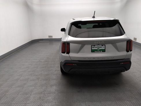 Used 2022 Kia Sorento LX FWD image 6