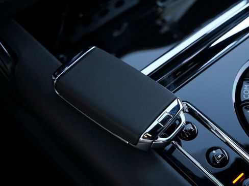 Used 2023 Rolls-Royce Cullinan AWD/4WD image 16