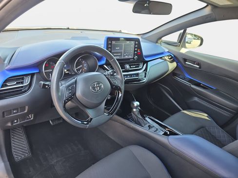 Used 2022 Toyota C-HR XLE FWD image 15