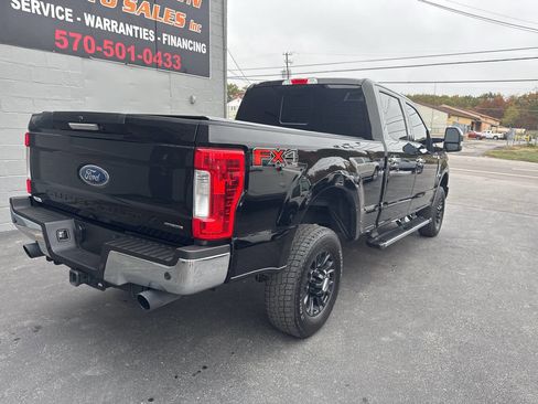 Used 2017 Ford F250 Lariat w/ Chrome Package image 11