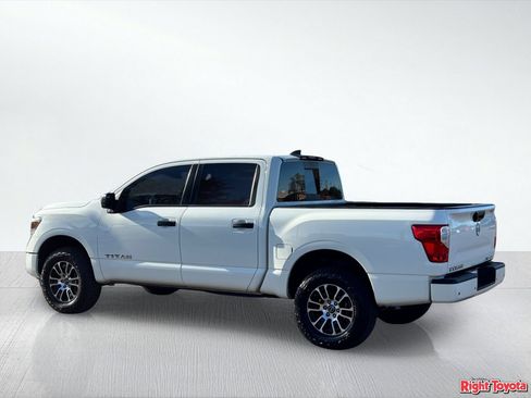 Used 2023 Nissan Titan SV AWD/4WD image 4