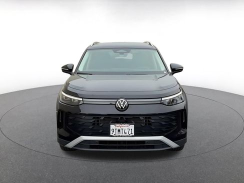 Used 2026 Volkswagen Tiguan SE AWD/4WD image 4