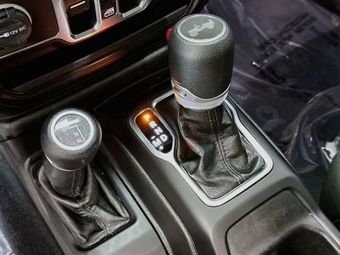 Used 2021 Jeep Wrangler Unlimited Sport AWD/4WD image 16