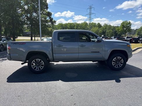 Used 2021 Toyota Tacoma TRD Sport w/ Technology Package AWD/4WD image 6