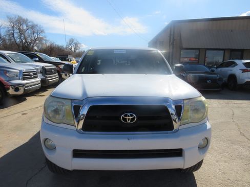 Used 2006 Toyota Tacoma PreRunner image 2