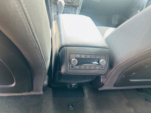 Used 2016 Chevrolet Traverse LT AWD/4WD image 12