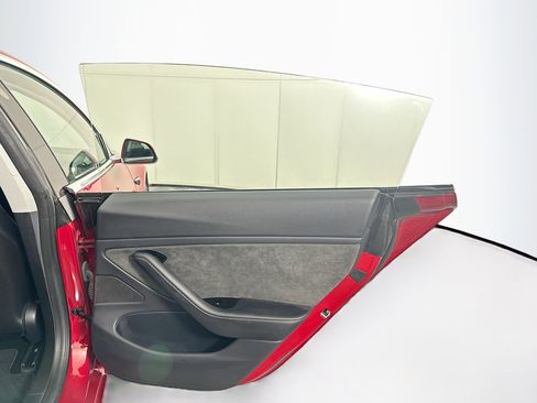 Used 2018 Tesla Model 3 Long Range image 29