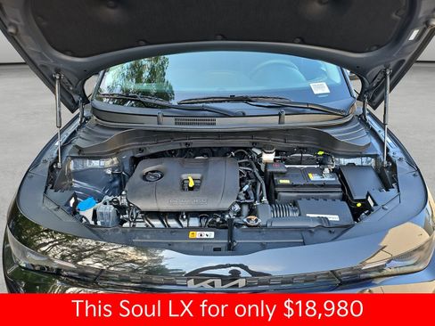Used 2025 Kia Soul LX FWD image 38