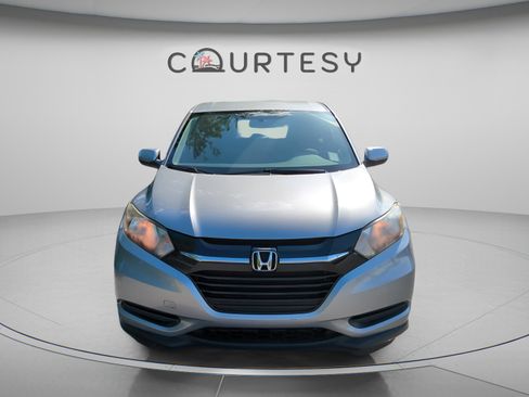 Certified 2017 Honda HR-V LX image 10