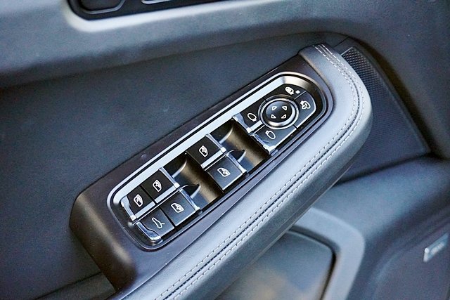 Used 2021 Porsche Macan Turbo AWD/4WD image 35