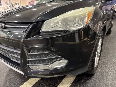 Used 2015 Ford Escape SE image 9