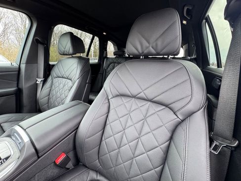 Used 2025 BMW X5 xDrive40i w/ Climate Comfort Package image 19