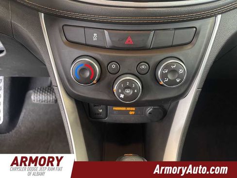 Used 2020 Chevrolet Trax LT w/ Driver Confidence Package image 17