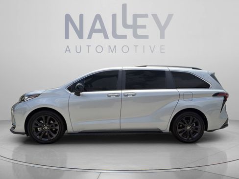 Certified 2023 Toyota Sienna XSE FWD image 2