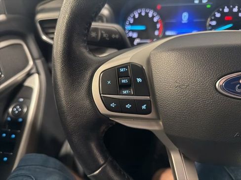 Used 2022 Ford Explorer XLT w/ Equipment Group 202A AWD/4WD image 23