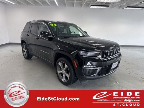 Used 2023 Jeep Grand Cherokee Limited AWD/4WD image 1